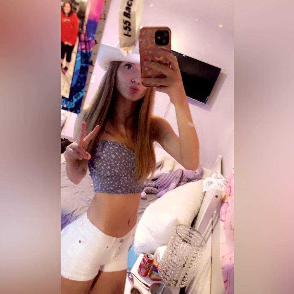 Meet your Posher, Emerson